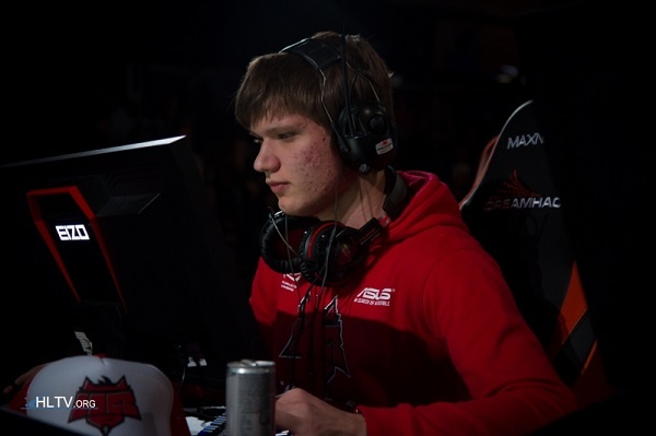 冒泡赛第一日WBG vs LNG赛前海报：三号种子稳辣！